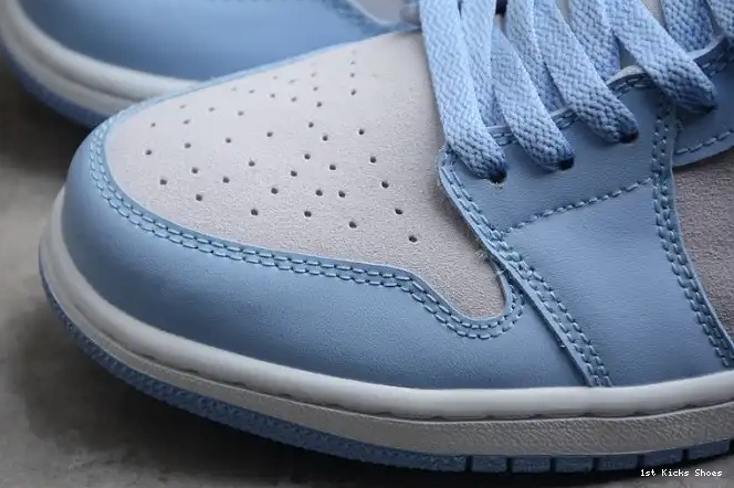 1st Kicks Jordan Low 1 (W) Blue DC0774-050 University 0610